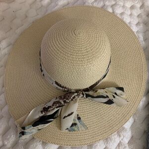 Chic Beige Sun Hat with Artistic Ribbon